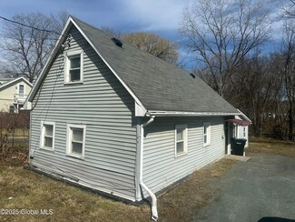 1014 2nd Ave, Troy, NY 12182