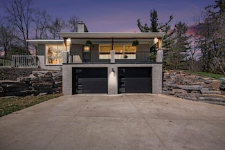 3165 Springbrook Dr NW, Grand Rapids, MI 49544