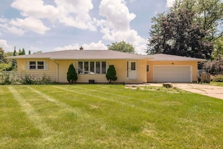310 Crestview Dr, Waterloo, WI 53594