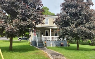 7472 East St, Newport, NY 13416