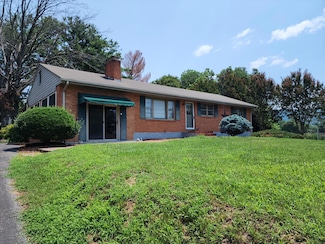 1525 W Ruritan Rd, Roanoke, VA 24012