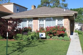 7062 N Hamlin Ave, Lincolnwood, IL 60712