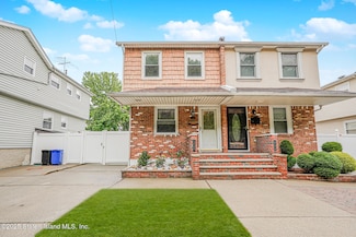 220 Woodrow Rd, Staten Island, NY 10312