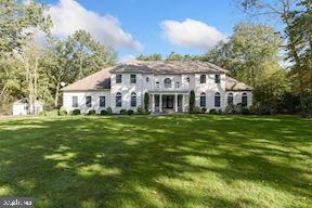 8 Independence Way, Southampton, NJ 08088