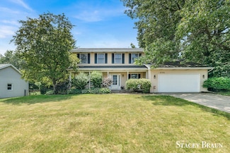 2704 Curticewood Dr NE, Grand Rapids, MI 49525