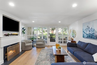 10921 Glen Acres Dr S Unit 18A, Seattle, WA 98168