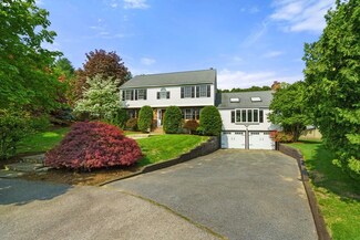 11 Concannon Cir, Needham Heights, MA 02494