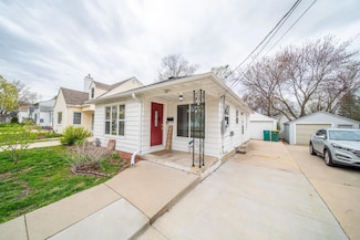 937 10th St SE, Rochester, MN 55904