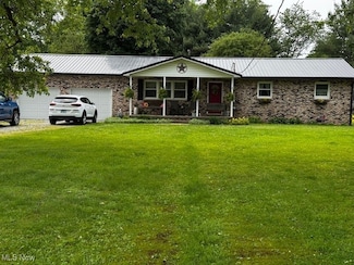 83 Locust Ave, Davisville, WV 26142