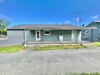 2067 Castleton Rd, Max Meadows, VA 24360