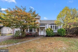 813 Longstreth Rd, Warminster, PA 18974