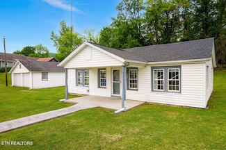 405 Wallace Ave, Lake City, TN 37769