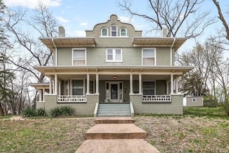221 W Front St, Bonner Springs, KS 66012