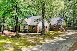 6522 Quail Run Dr, Pelham, AL 35124