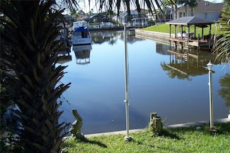 6 Commander Ct, Palm Coast, FL 32137