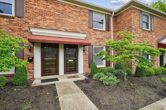 996 Chatham Ln Unit E, Columbus, OH 43221
