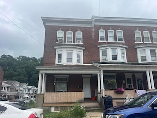 1246 W Arch St, Coal Township, PA 17866