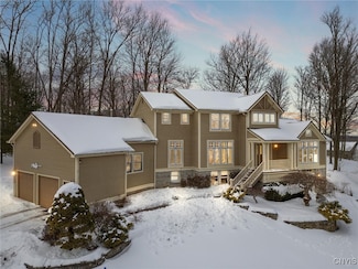 4573 Pauli Dr, Manlius, NY 13104