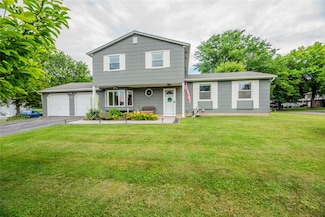22 Tarrycrest Ln, Rochester, NY 14606