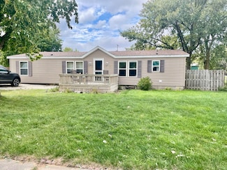 11 Willow St, Dewey, IL 61840