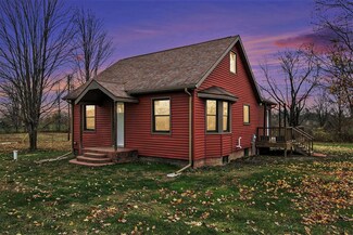 6731 Old Pipestone Rd, Eau Claire, MI 49111