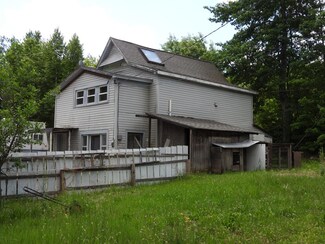 1236 Old Concord Rd, Henniker, NH 03242