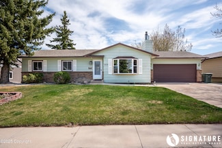 909 Clarion Dr, Gillette, WY 82718