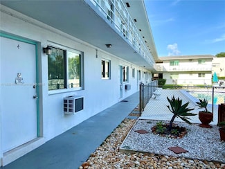 3533 Tyler St Unit 4, Hollywood, FL 33021