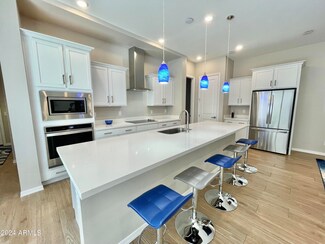 215 E Balsam Dr, Chandler, AZ 85286