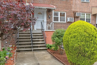 1813 Tomlinson Ave, Bronx, NY 10461