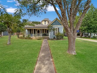 714 S Faires St, Flatonia, TX 78941