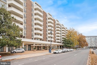 700 7th St SW Unit 113, Washington, DC 20024