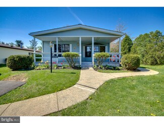 600 Fieldcrest Ct, North Wales, PA 19454