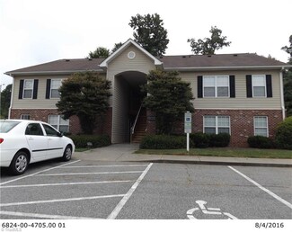 1920 Crest Hollow Dr Unit 204, Winston Salem, NC 27127