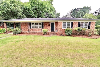 2212 Azalea Dr, Valdosta, GA 31602