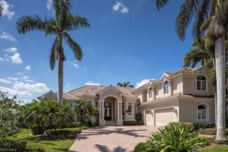 146 18th Ave S, Naples, FL 34102