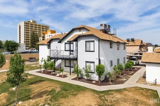 2704 Villalovos Ct, Bakersfield, CA 93304