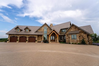 300 Mountain Retreat Dr, Horner, WV 26372