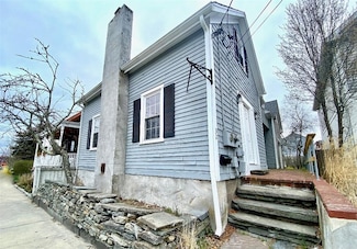 32 Mcallister St, Newport, RI 02840