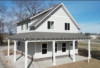 618 S 4th St, Ponca City, OK 74601