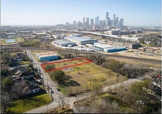 2295 Harrington St, Houston, TX 77026