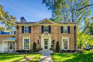 832 Elmwood Ave, Wilmette, IL 60091