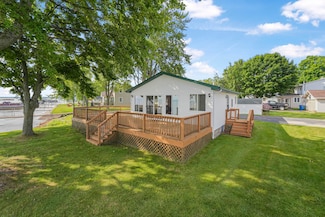 119 Wilson Ave, Houghton Lake, MI 48629