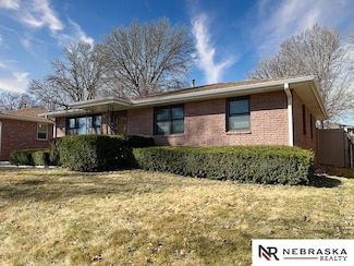 7410 Starr St, Lincoln, NE 68505