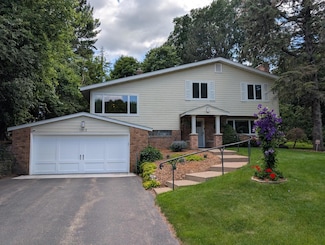 1012 James Ct, Saint Paul, MN 55118