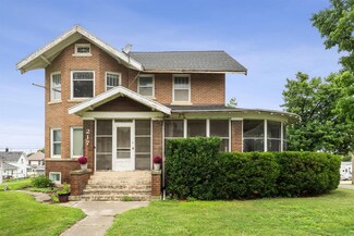 217 W 2nd St, Gladbrook, IA 50635