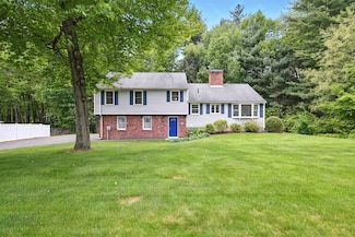45 Yankee Cir, Westfield, MA 01085