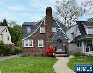 1284 Sussex Rd, Teaneck, NJ 07666