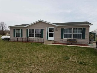 7842 Madison St, Culver, IN 46511