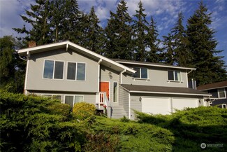2812 200th Ave E, Lake Tapps, WA 98391